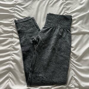 Gray Digital Seamless NVGTN